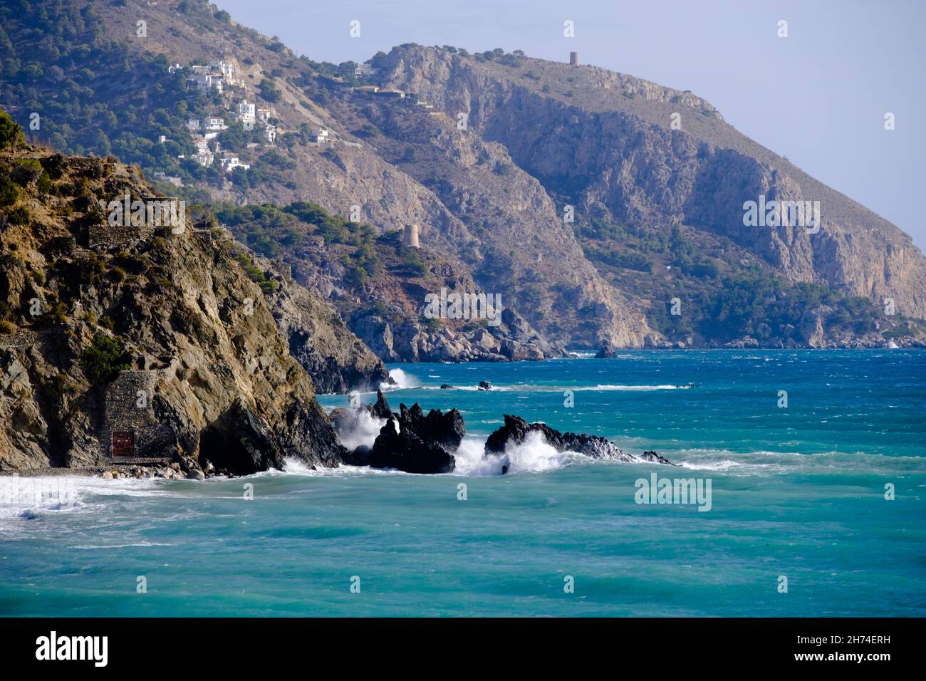 Playa del Molino de Papel, Nerja, Maro, Malaga, Spagna, Europa Foto Stock