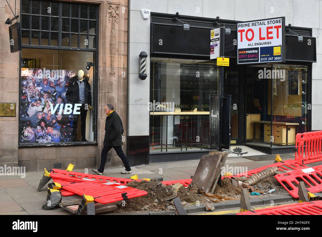 Edimburgo, Regno Unito. Novembre 20 2021. George Street, una delle strade più belle di Edimburgo, mentre la stagione festiva inizia. Credit sst/alamy live news Foto Stock
