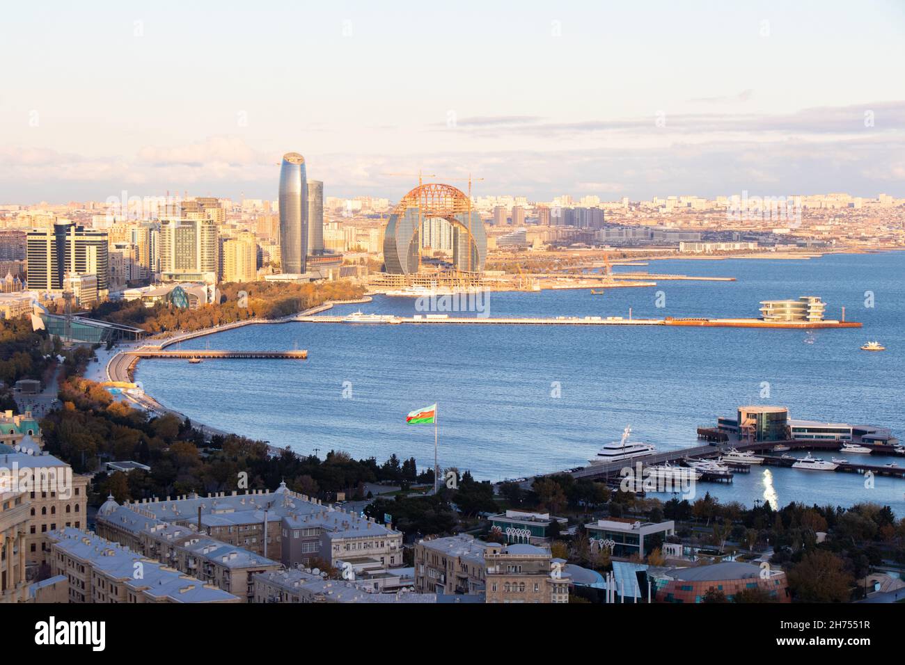 Vista panoramica della città di Baku. Capitale dell'Azerbaigian sulla costa del Mar Caspio Foto Stock