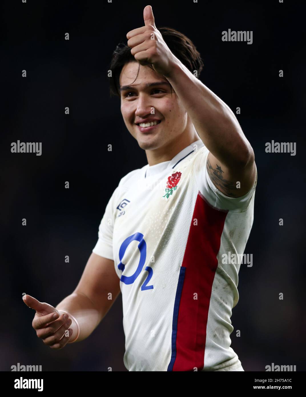 Londra, Inghilterra, 20 novembre 2021, Rugby Union, Autumn Nations Series International, Inghilterra / Sud Africa, Twickenham, 2021, 20/11/2021 Marcus Smith of England celebra dopo la partita Credit:Paul Harding/Alamy Live News Foto Stock