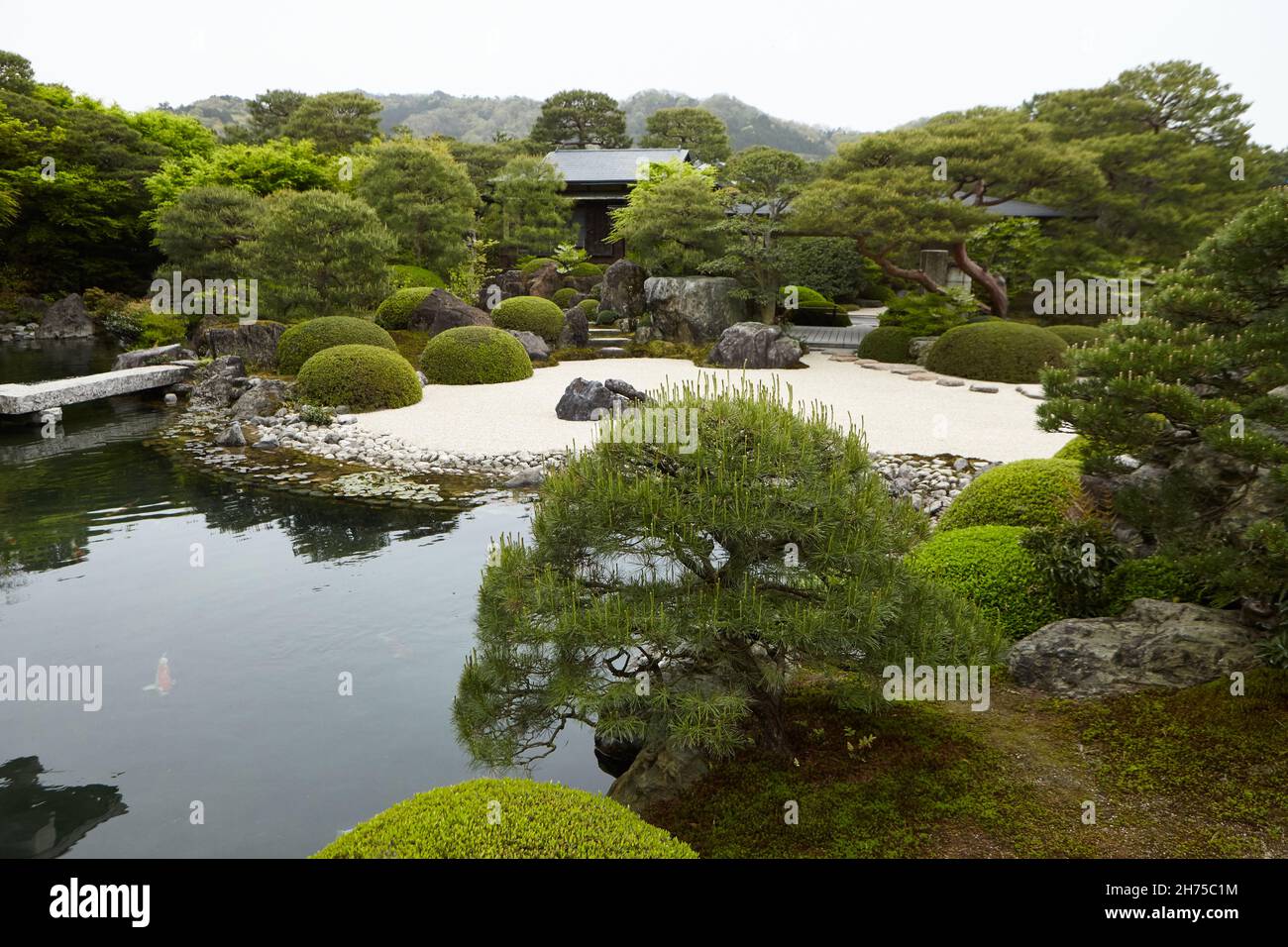 SHIMANE, GIAPPONE Aprile 2018 : Giardino Giapponese del Museo Adachi. Questo giardino Giapponese e' considerato il miglior giardino Giapponese al mondo. Foto Stock