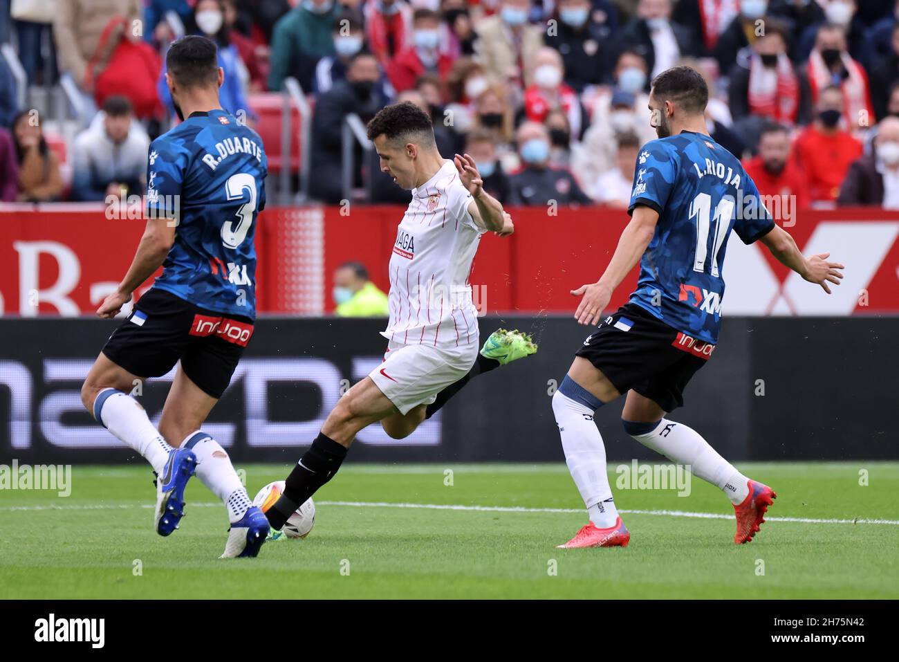 Siviglia, Siviglia, Spagna. 20 Nov 2021. Oussama Idrissi di Sevilla CF durante la partita la Liga Santader tra Sevilla CF e Deportivo Alaves a Ramon Sanchez Pizjuan a Siviglia, in Spagna, il 20 novembre 2021. (Credit Image: © Jose Luis Contreras/DAX via ZUMA Press Wire) Foto Stock