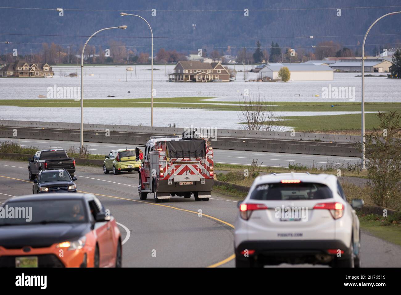 18 NOVEMBRE 2021 - ABBOTSFORD, BC, CANADA: I campi agricoli della Fraser Valley allagati dalle piogge torrenziali, effetto del cambiamento climatico, disastro naturale, intenso Foto Stock