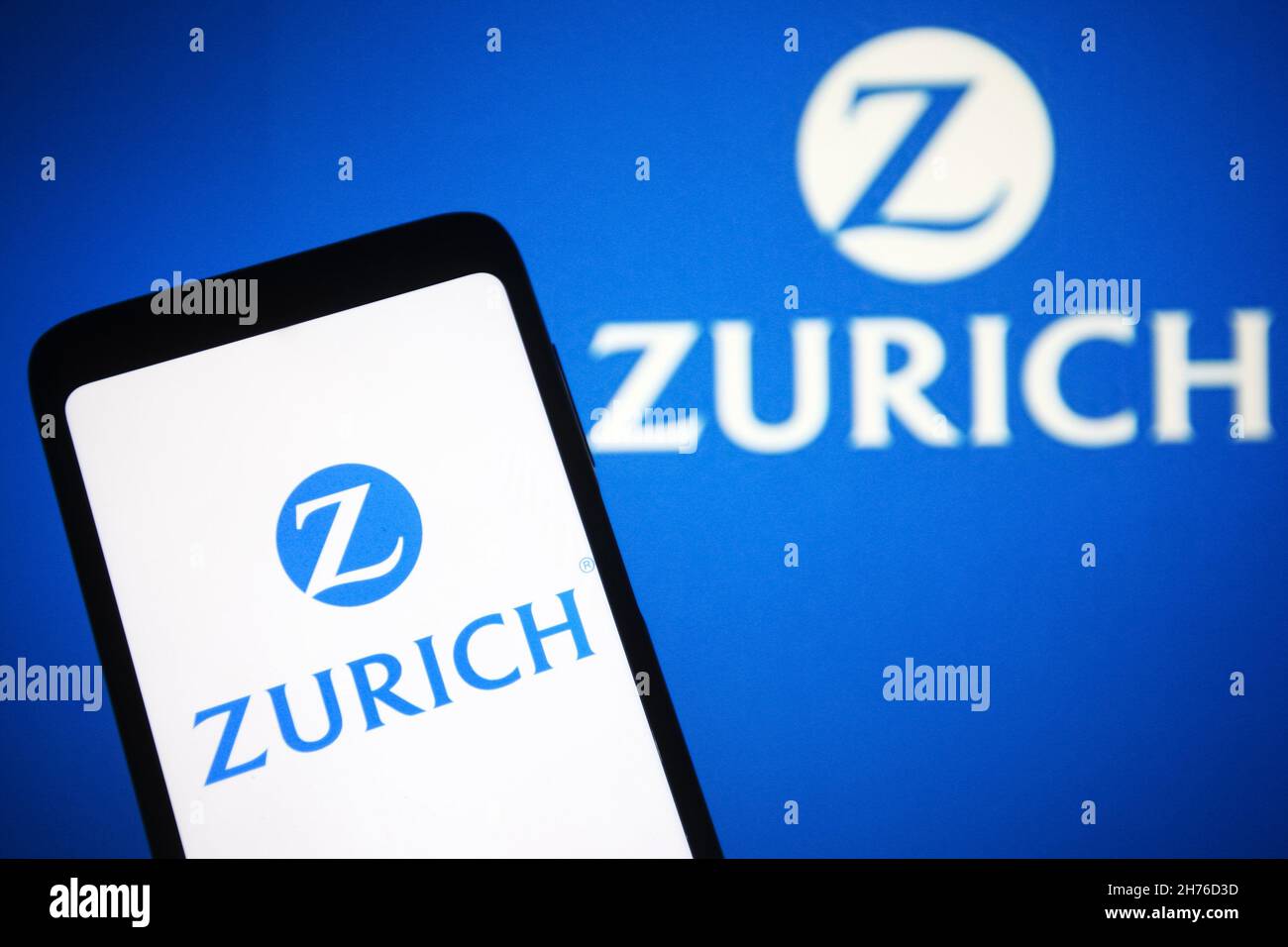 Ucraina. 20 Nov 2021. In questa foto, il logo Zurich Insurance Group Ltd è visualizzato sullo schermo di uno smartphone. (Foto di Pavlo Gonchar/SOPA Images/Sipa USA) Credit: Sipa USA/Alamy Live News Foto Stock