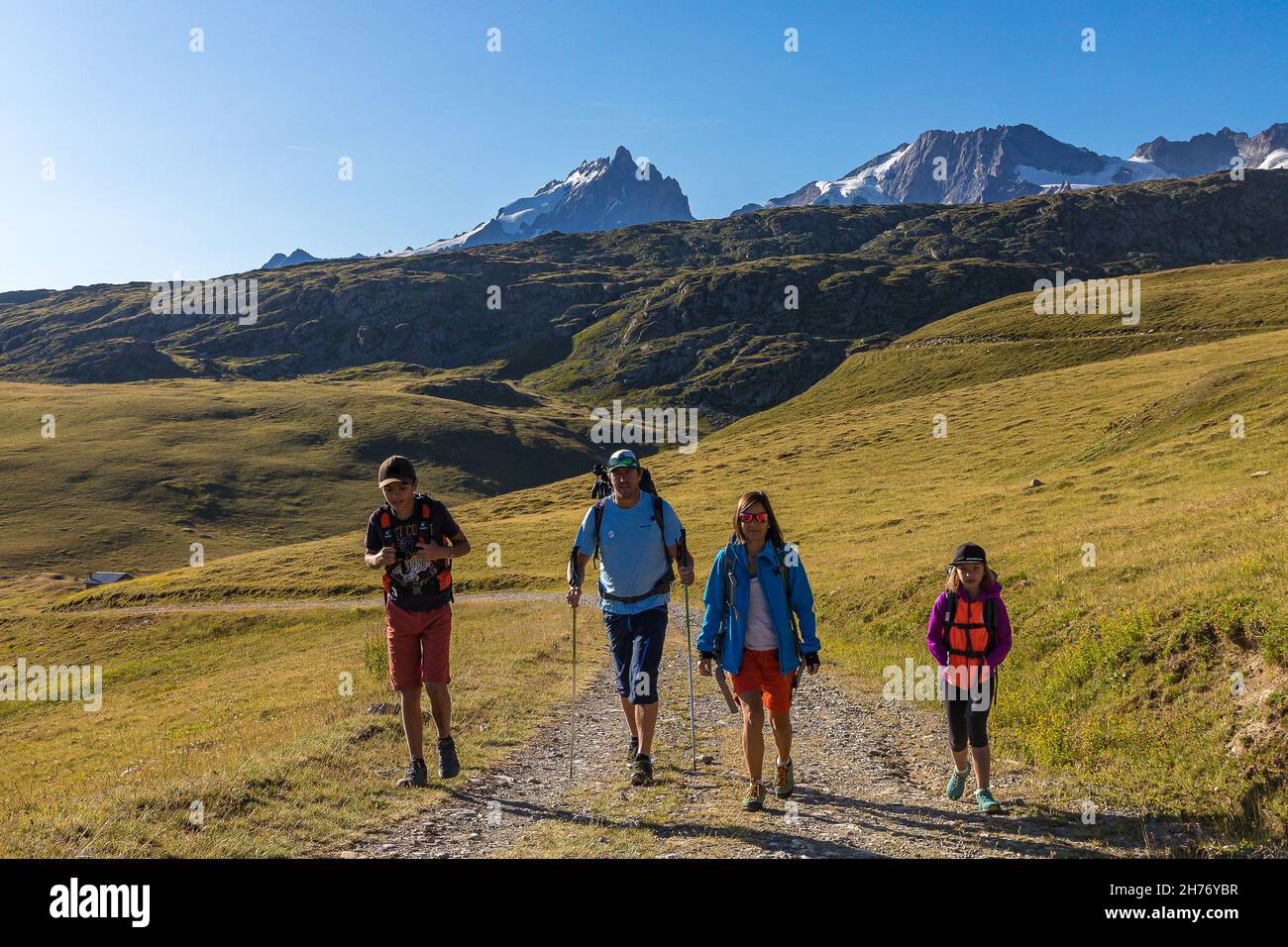 HAUTES-ALPES (05), LA GRAVE, SERRE CHEVALIER, PARCO NAZIONALE DEGLI ECRINS, ALTOPIANO EMPARIS, ESCURSIONI CON ALEXANDRE PUECH, GUIDA DI MONTAGNA CON ORIZZONTI MOUNTAI Foto Stock