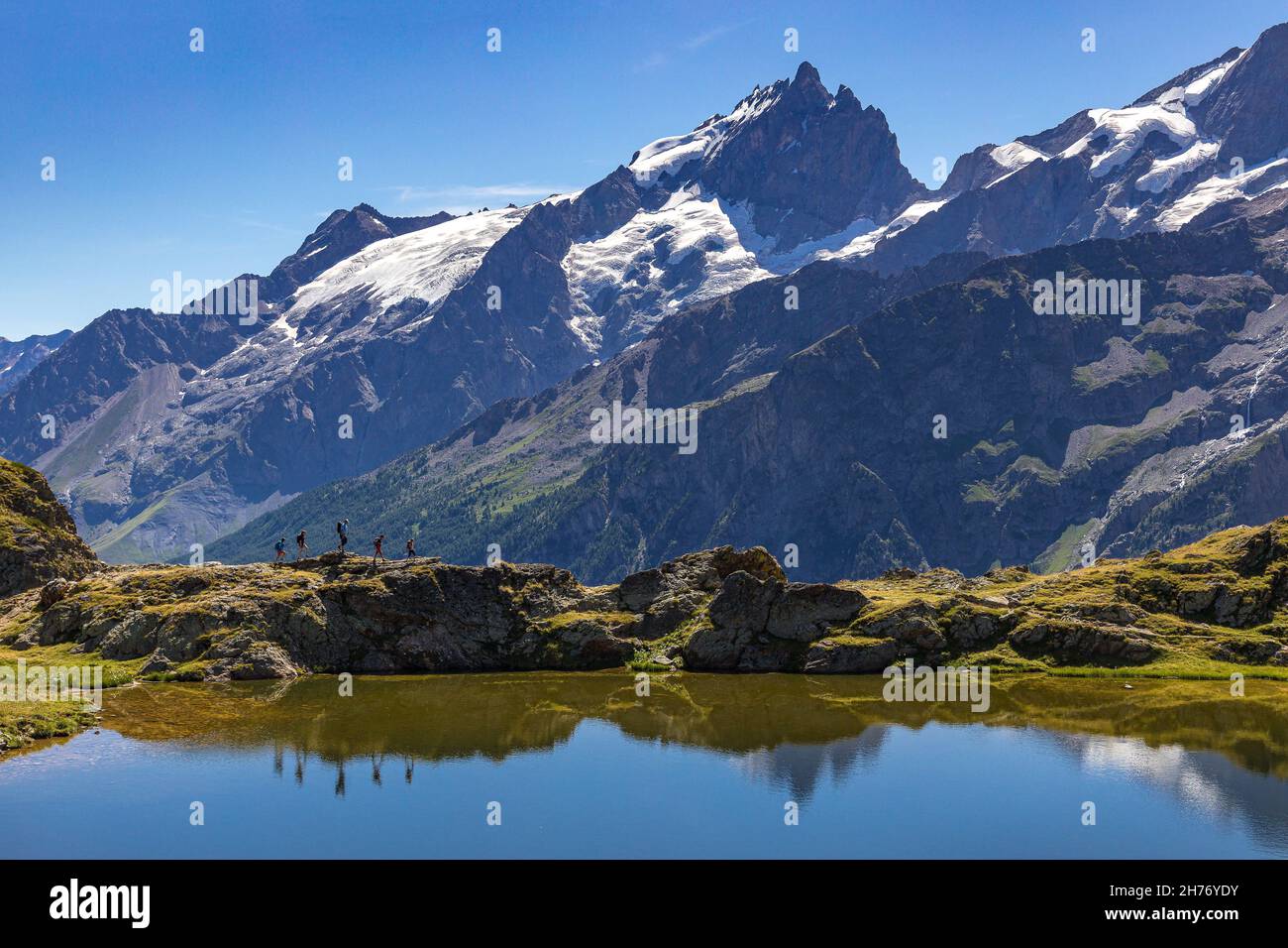 HAUTES-ALPES (05), LA GRAVE, SERRE CHEVALIER, PARCO NAZIONALE DEGLI ECRINS, ALTOPIANO EMPARIS, ESCURSIONI CON ALEXANDRE PUECH, GUIDA DI MONTAGNA CON ORIZZONTI MOUNTAI Foto Stock