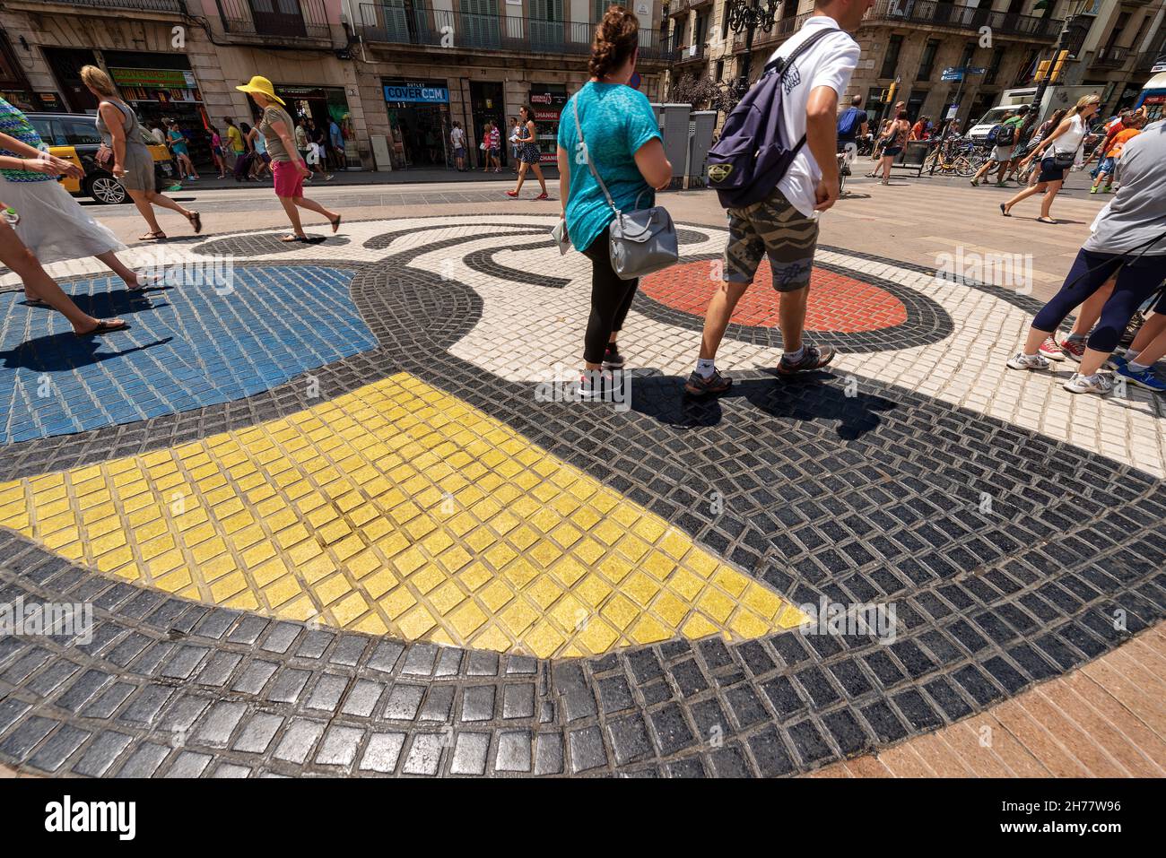 Mosaic del Pla de l'OS di Joan Miro nel mezzo della Rambla, la strada più importante di Barcellona, Catalogna, Spagna. Europa. Foto Stock