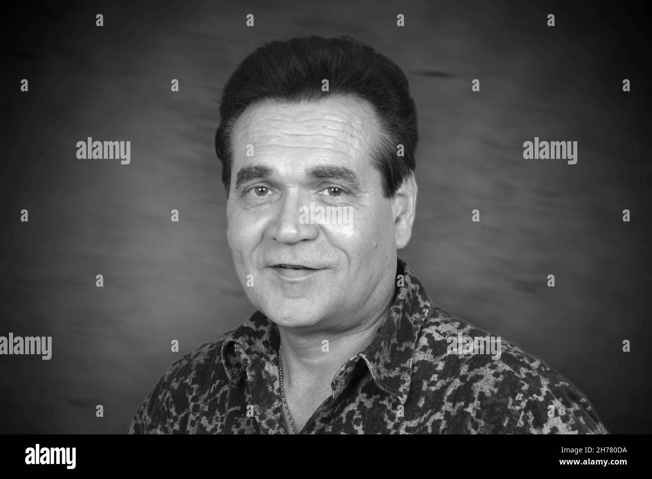 Colonia, Germania. 21 Nov 2021. FOTOMONTAGGIO: La stella del rock 'n' Roll Ted Herold e sua moglie muoiono nel fuoco della casa. Archivio fotografico; Ted HEROLD, Germania, Schlagersaenger, 04.10.2002. Credit: dpa/Alamy Live News Foto Stock