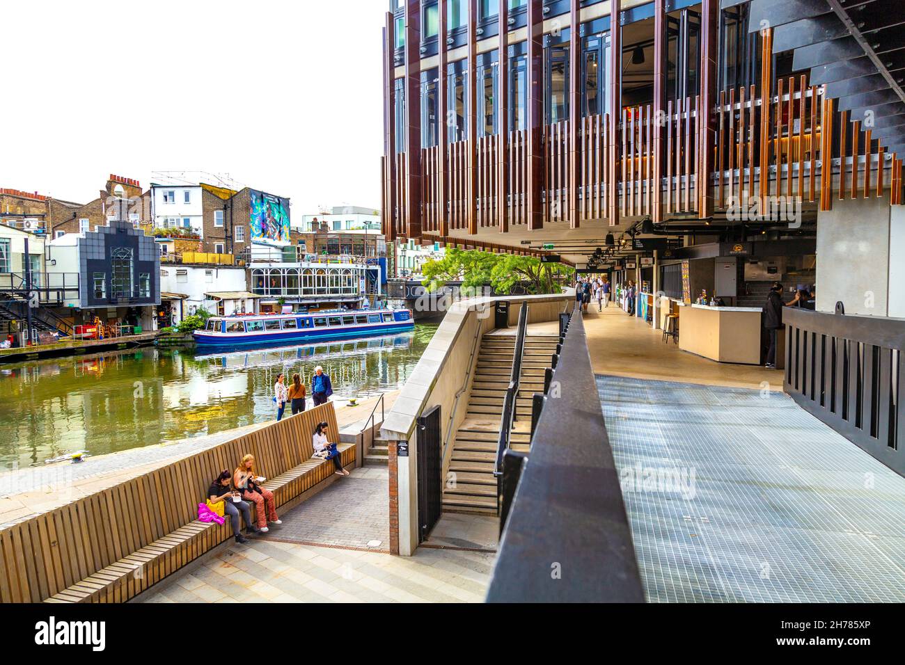 Complesso di negozi e ristoranti Hawley Wharf, Camden, Londra, Regno Unito Foto Stock