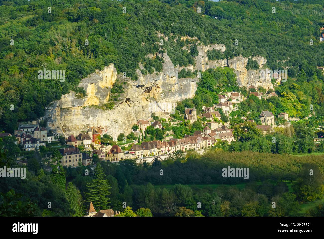 Vista del villaggio di la Roque-Gageac, dalla cima. La Dordogna. Francia Foto Stock
