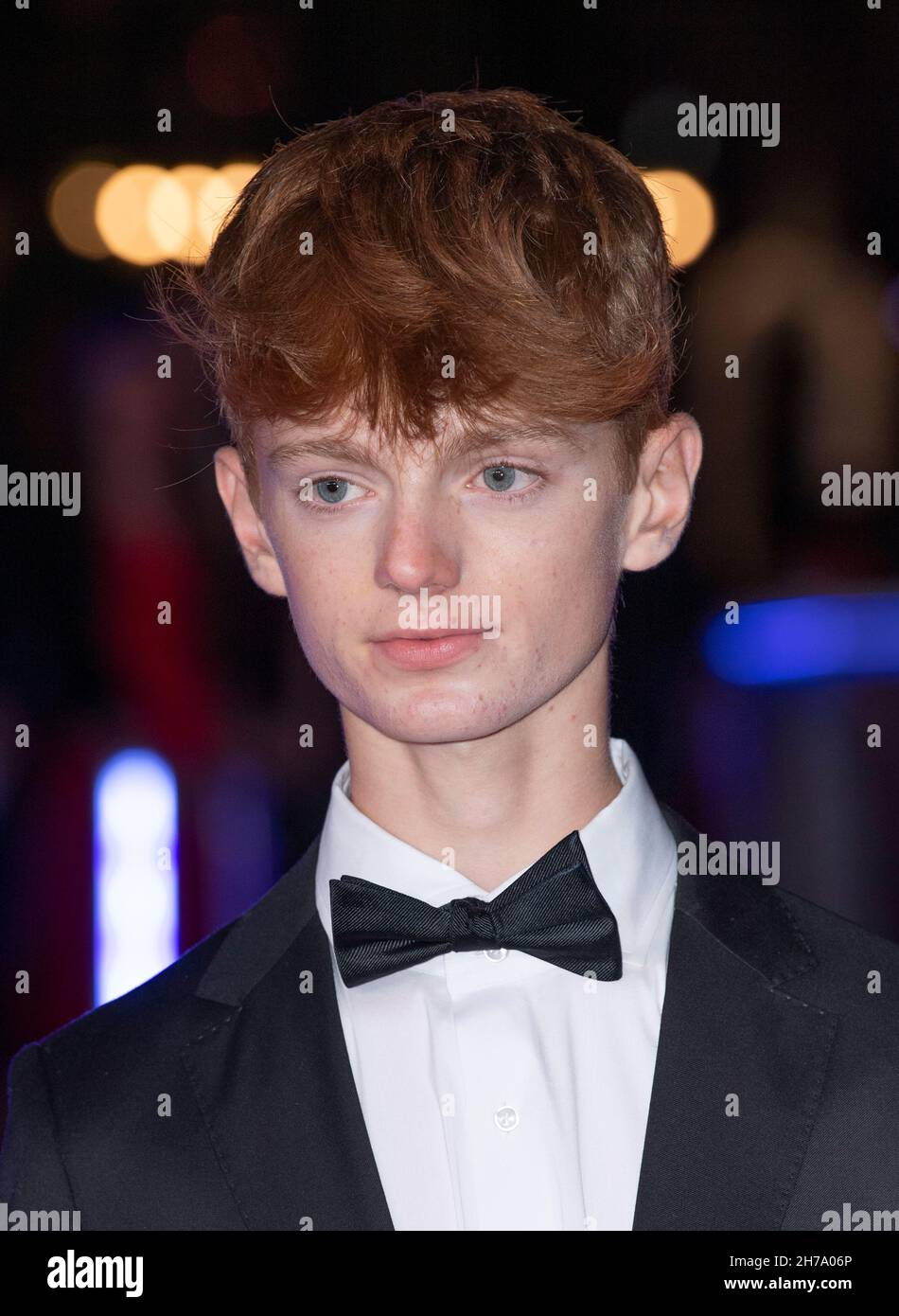 LONDRA, INGHILTERRA - NOVEMBRE 15: Henry Lawfull partecipa alla Premiere britannica di “Un ragazzo chiamato Natale” al Natural History Museum di Londra, Inghilterra. On Th Foto Stock