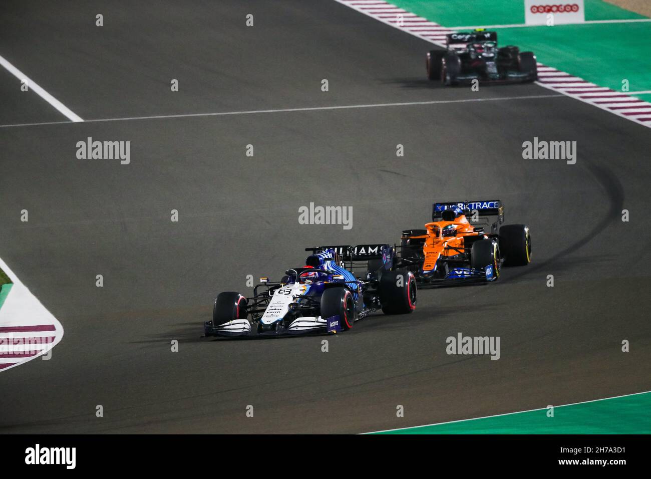 63 RUSSELL George (gbr), Williams Racing F1 FW43B, 03 RICCIARDO Daniel (aus), McLaren MCL35M, in azione durante il Gran Premio di Formula 1 Ooredoo Qatar 2021, 20° round del Campionato del mondo di Formula uno 2021 FIA dal 19 al 21 novembre 2021 sul circuito Internazionale di Losail, a Lusail, Qatar - Foto: Florent Gooden/DPPI/LiveMedia Foto Stock