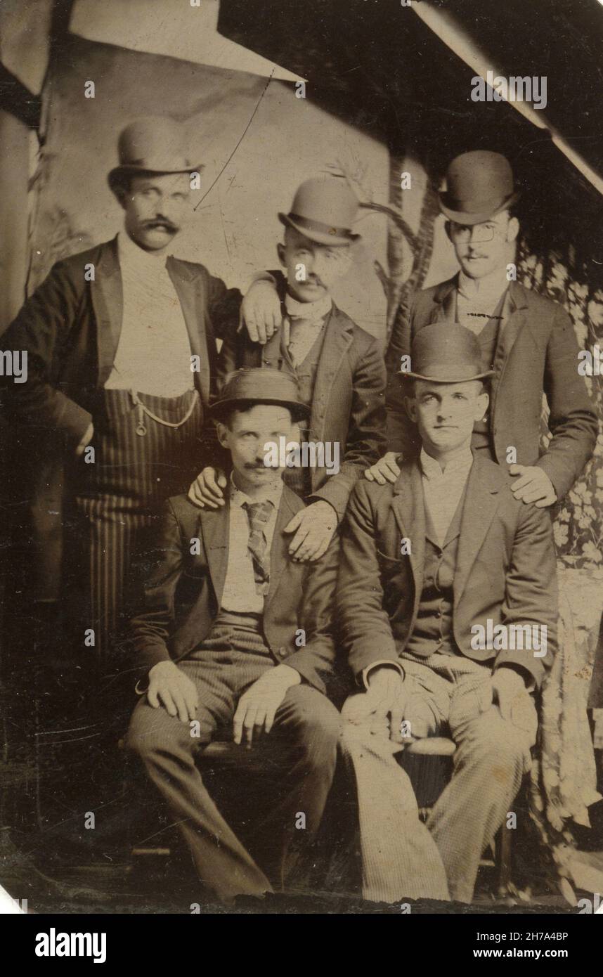 Cinque membri del mazzo selvaggio - Fotografia d'epoca dal Vecchio West Foto Stock