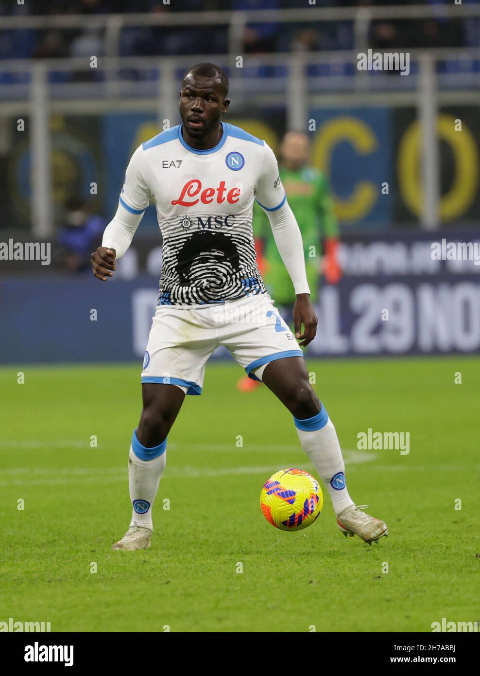 Stadio San Siro, Milano, Italia. 21 Nov 2021. Serie A Football League, Inter Milan versus Napoli; Kalidou Koulibaly of Napoli Credit: Action Plus Sports/Alamy Live News Foto Stock