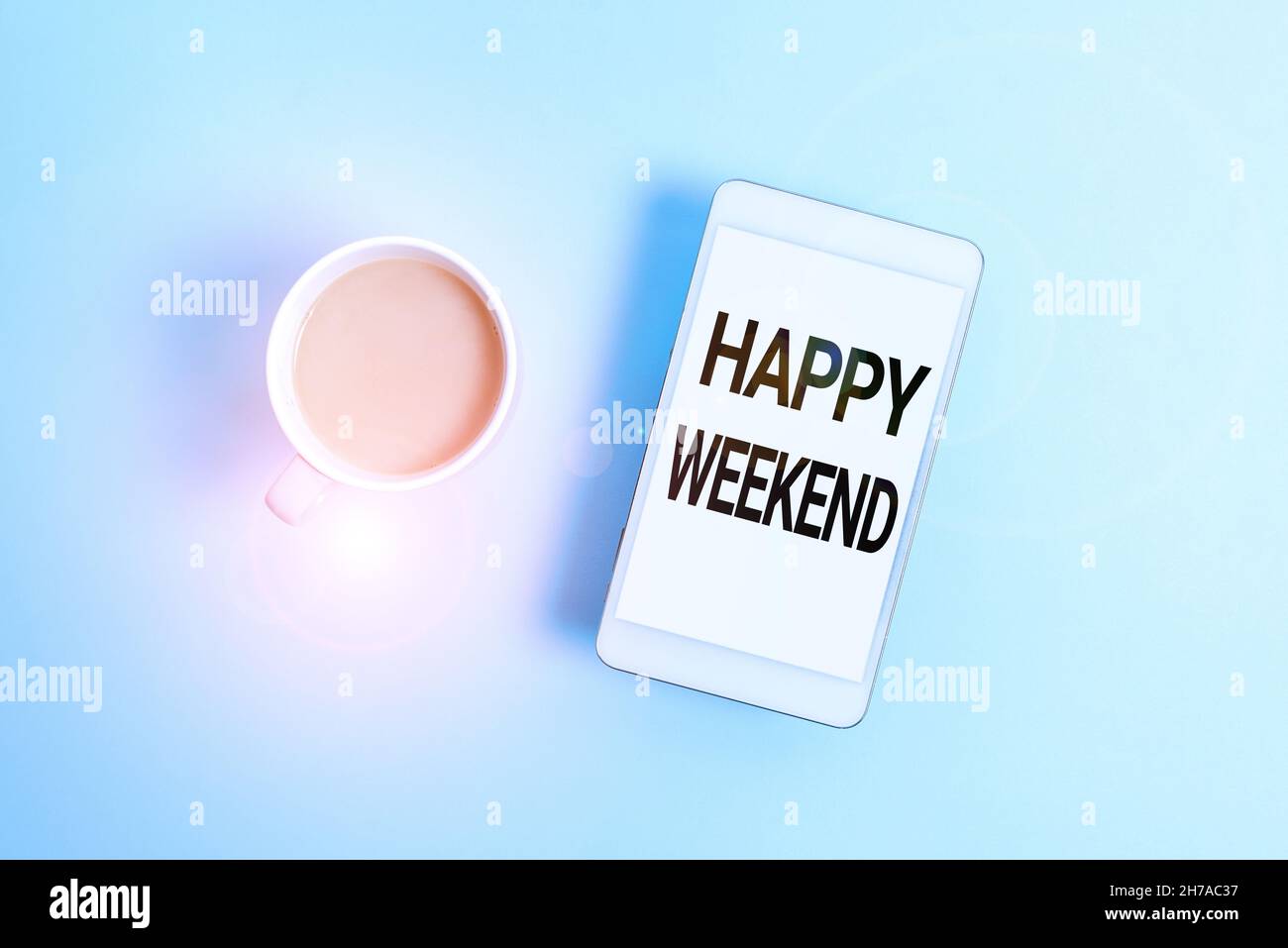 Didascalia di testo che presenta Happy Weekend. Business concept qualcosa di bello è accaduto o si sentono soddisfatti con la vita Display di colori diversi Foto Stock