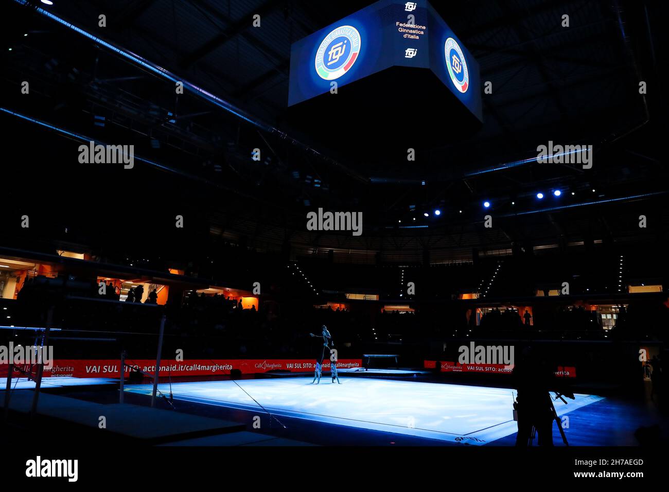 Milano, Italia. 20 Nov 2021. Allianz Cloud Arena durante il Gran Premio di Ginnastica 2021 all'Allianz Cloud Arena di Milano il 20 novembre 2021 Credit: Independent Photo Agency/Alamy Live News Foto Stock