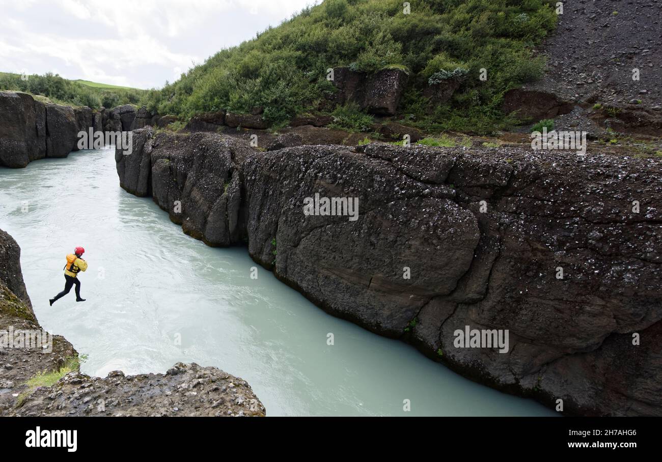 Bruarhlod canyon del fiume Hvita in Islanda.Cascate Gullfoss, Golden Falls, scende a 32 metri, 105 ft in un canyon, Islanda, nel sud-ovest dell'Islanda, Golde Foto Stock