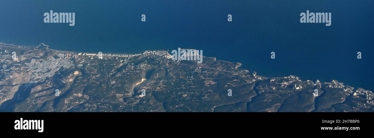 Vista aerea della costa mediterranea della Turchia vicino a Tittar. Foto Stock
