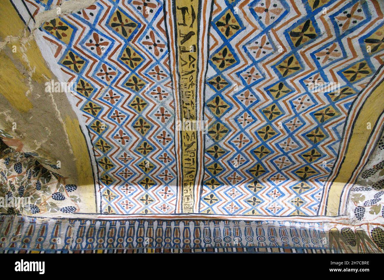 Soffitto dipinto, tomba di Sennnufer, tombe dei Nobili, Luxor, Egitto Foto Stock