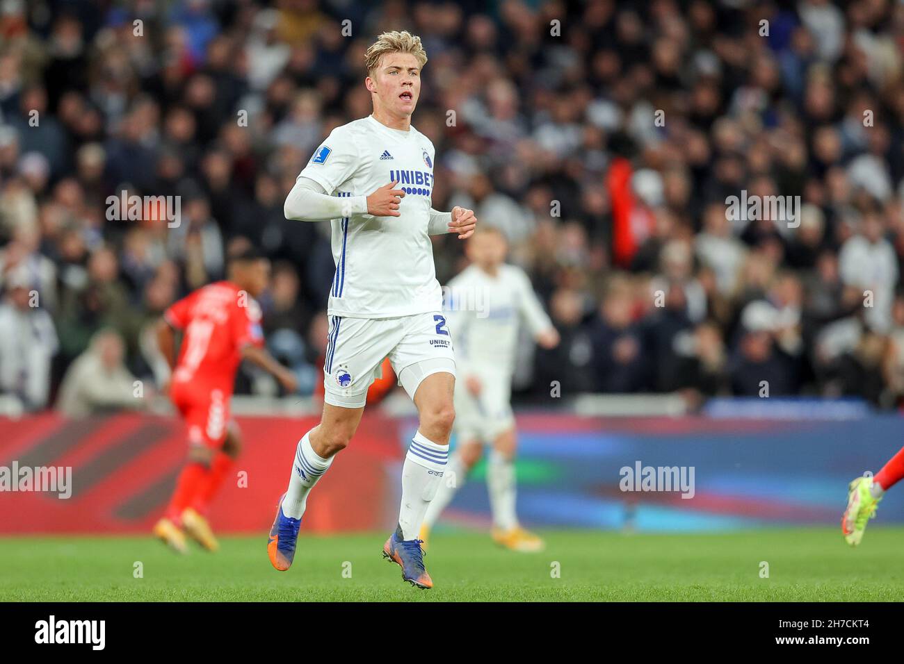 Copenaghen, Danimarca. 21 Nov 2021. Rasmus Hojlund (28) del FC Copenhagen visto durante la 3F Superliga match tra il FC Copenhagen e Aarhus GF al Parken di Copenhagen. (Photo Credit: Gonzales Photo/Alamy Live News Foto Stock