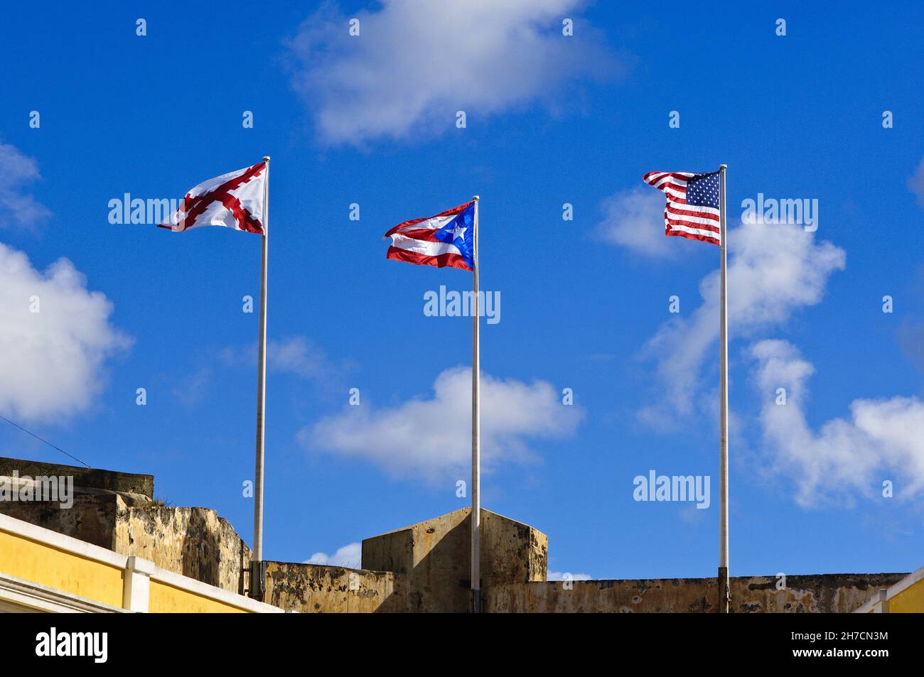 Bandiere di Fort San Felipe del Morro, Porto Rico Foto Stock