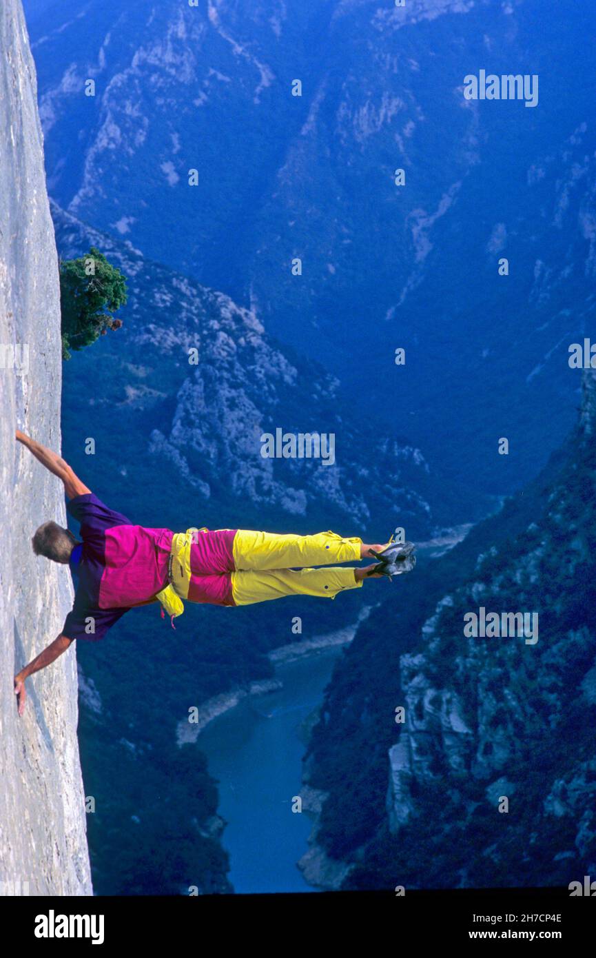 Scalatore libero sul grande Canyon del Verdon, Francia, Alpes de Haute Provence, Canyon Du Verdon, la Palud sur Verdon Foto Stock