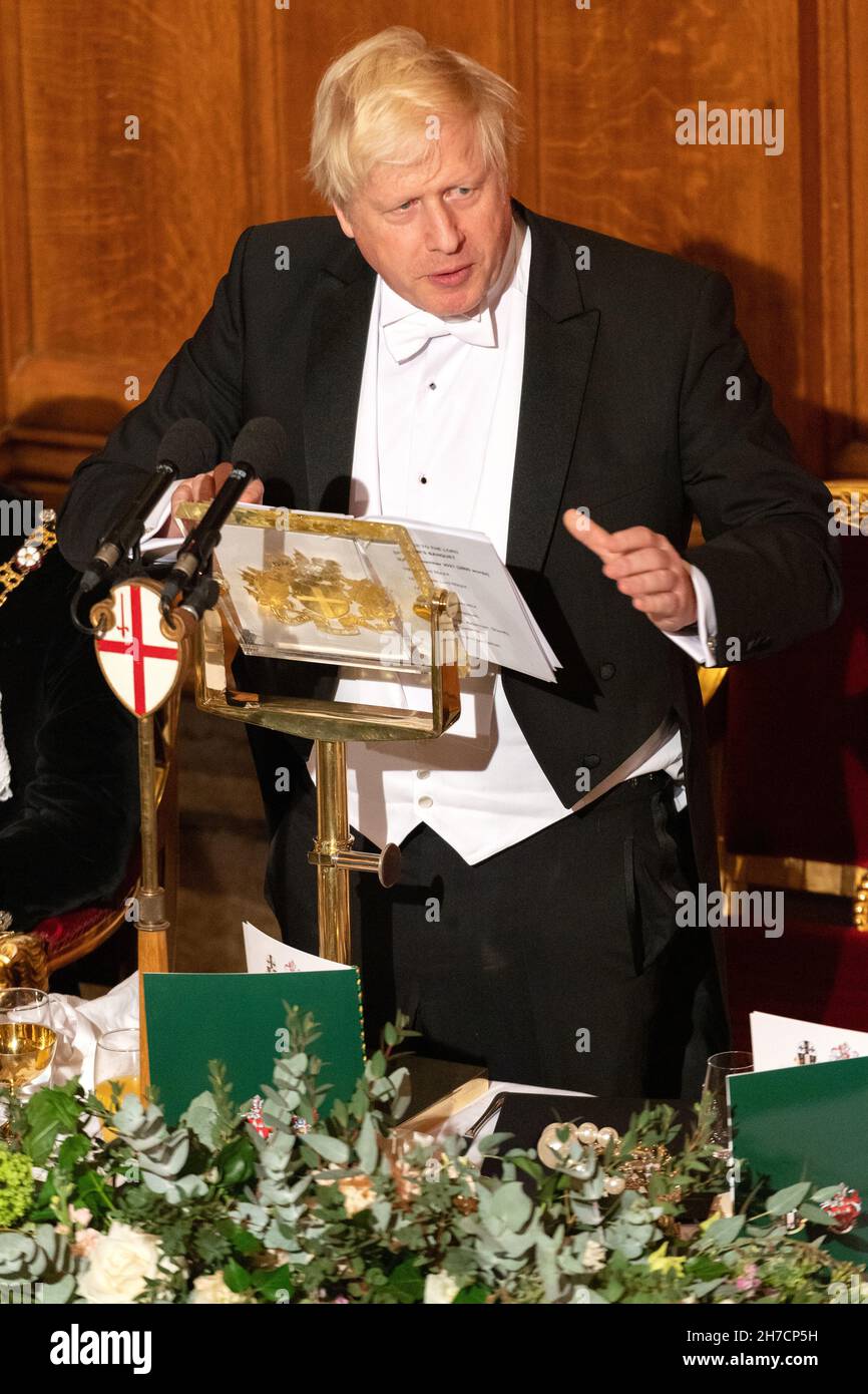 15/11/2021 Londra, Regno Unito. Il primo ministro britannico Boris Johnson fa un discorso al banchetto annuale di Lord Mayors a Guildhall. Foto di Ray Tang. Foto Stock