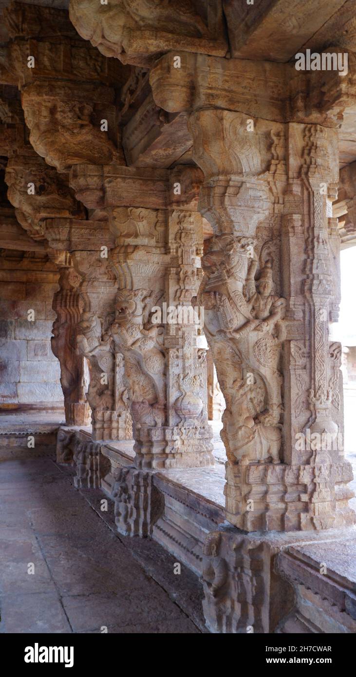 Pilastro in pietra singola intagliata, Gandikota, Kurnool, Andhra Pradesh, India Foto Stock