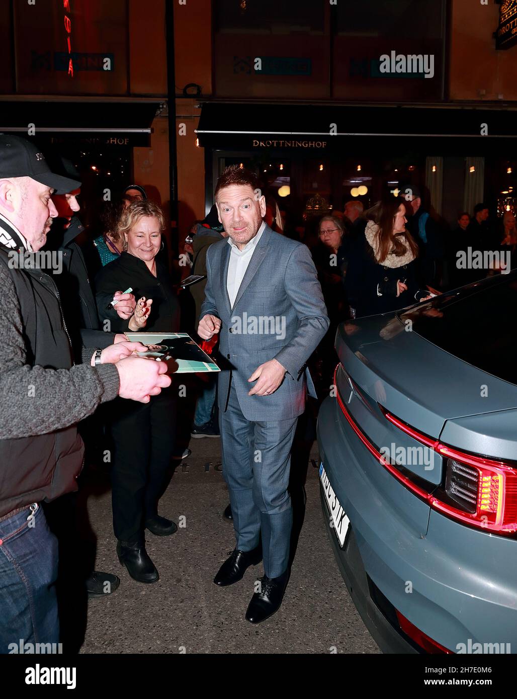 Den brittiske skådespelaren och regissören Kenneth Branagh anländer Till Stockholms filmfestival för att ta emot hederspriset Stockholms Achievement awar. Filmfestivalen avslutades på lördagen med visning AV Branaghs film 'Belfast'.. Foto: Lars Höglund / TT / kod 2844 Foto Stock