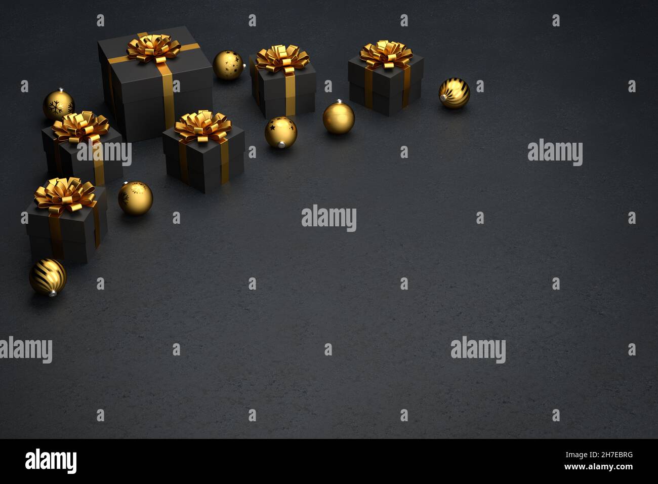 Scatole regalo scure con nastro e arco dorati e baubles natalizi su sfondo di pietra nera. Spazio di copia Foto Stock
