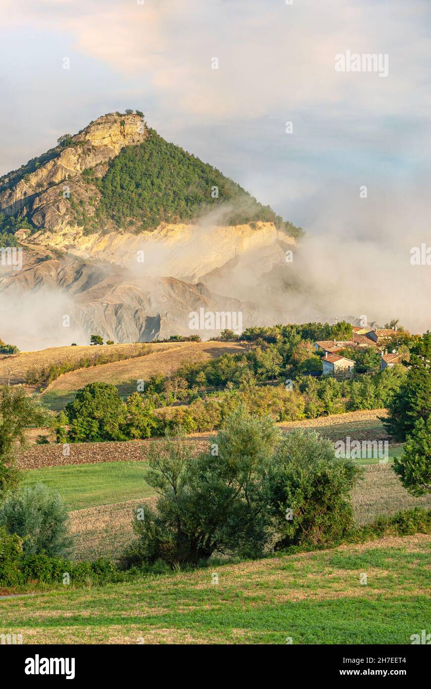Vista panoramica sulla collina di Maiolo vicino a San Leo, Emilia-Romagna, Italia Foto Stock
