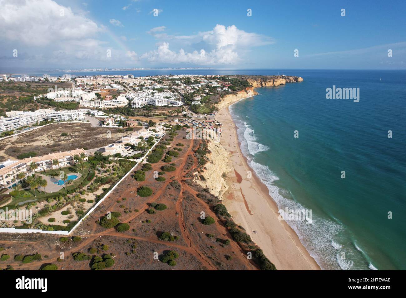 Veduta aerea sentiero dei pescatori algarve portogallo lagos Porto Mós Praia da Luz spiaggia Rocha Negra. Foto Stock