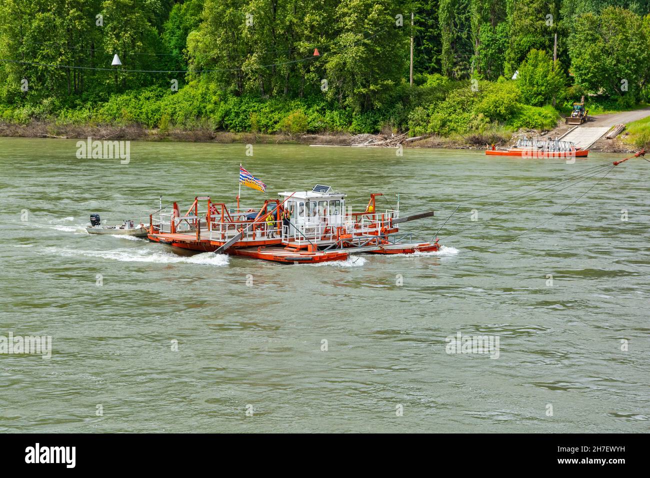 Canada, British Columbia, Usk Ferry, ha iniziato l'operazione 1913, un 'traghetto di azione' spinto dalla corrente d'acqua del fiume Skeena Foto Stock