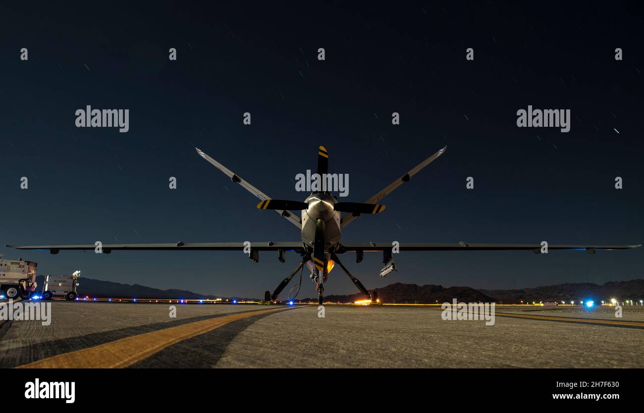 Indian Springs, Stati Uniti d'America. 03 Settembre 2020. Un veicolo aereo senza equipaggio MQ-9 Reaper dell'Aeronautica militare statunitense, assegnato allo Squadrone di prova e valutazione 556 armato di missile AIM-9X, siede sul montone della Creech Air Force base, 3 settembre 2020 vicino a Las Vegas, Nevada. Credit: SRA Haley Stevens/US Air Force Photo/Alamy Live News Foto Stock