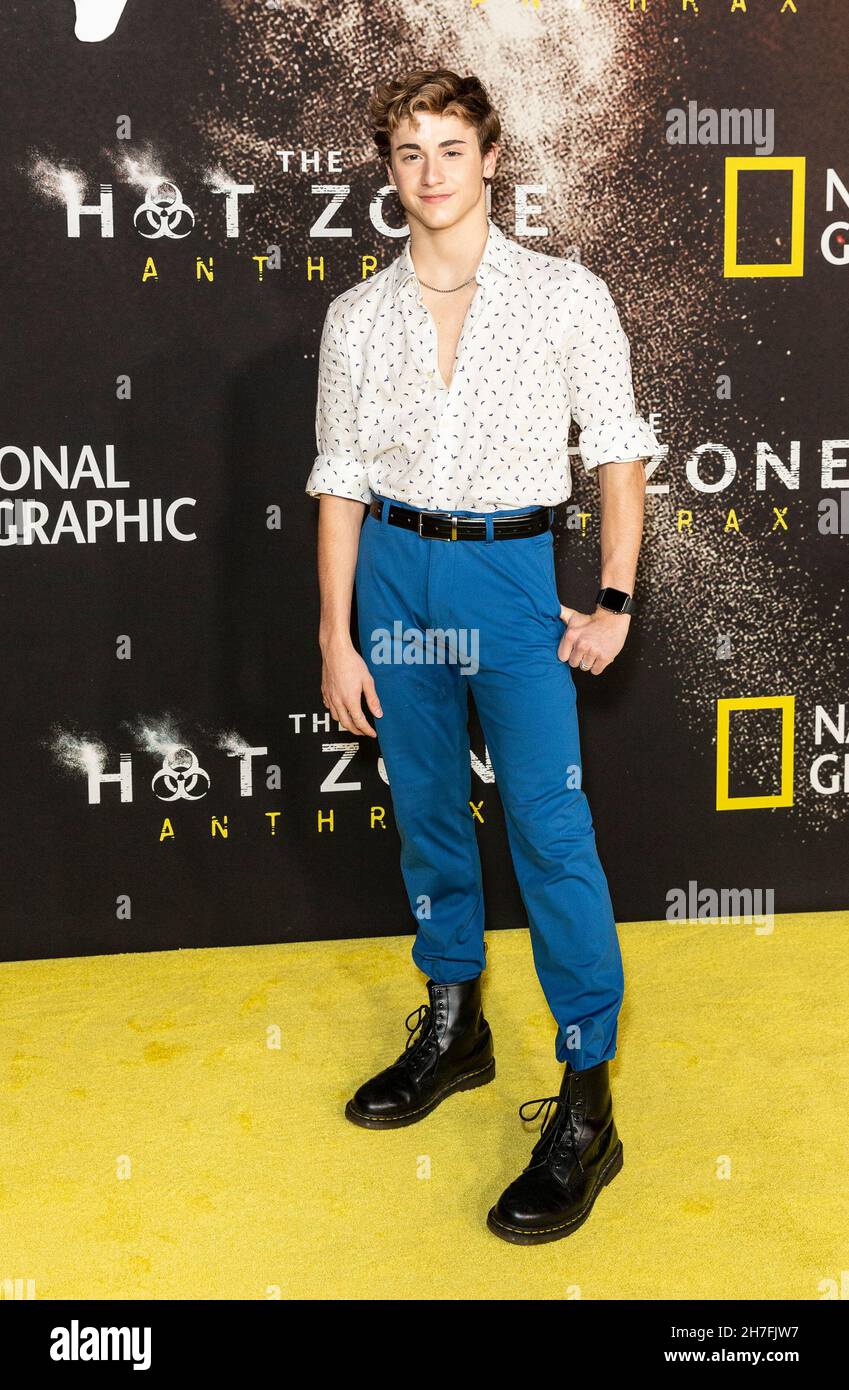 New York, Stati Uniti. 22 novembre 2021. Aydin Eyikan partecipa alla prima del National Geographic's "THE HOT ZONE: ANTHRAX" al Jazz al Lincoln Center di New York il 22 novembre 2021. (Foto di Lev Radin/Sipa USA) Credit: Sipa USA/Alamy Live News Foto Stock