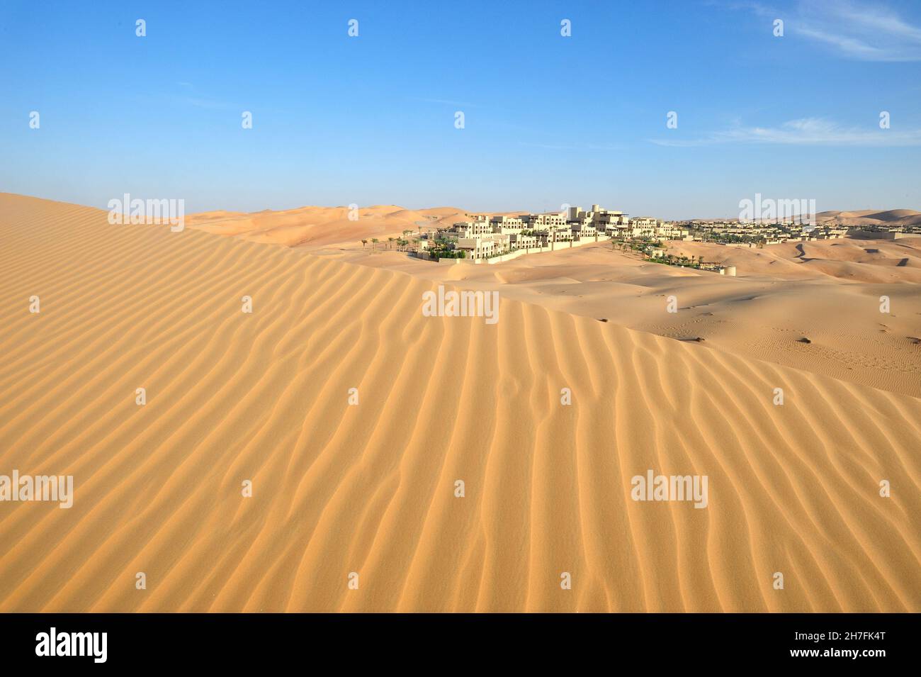 EMIRATI ARABI UNITI. ABU DHABI. L'HOTEL ANANTARA QASR AL SARAB DESERT RESORT SI TROVA A 220 KM DALLA CAPITALE ABU DHABI. È STATO COSTRUITO IO Foto Stock