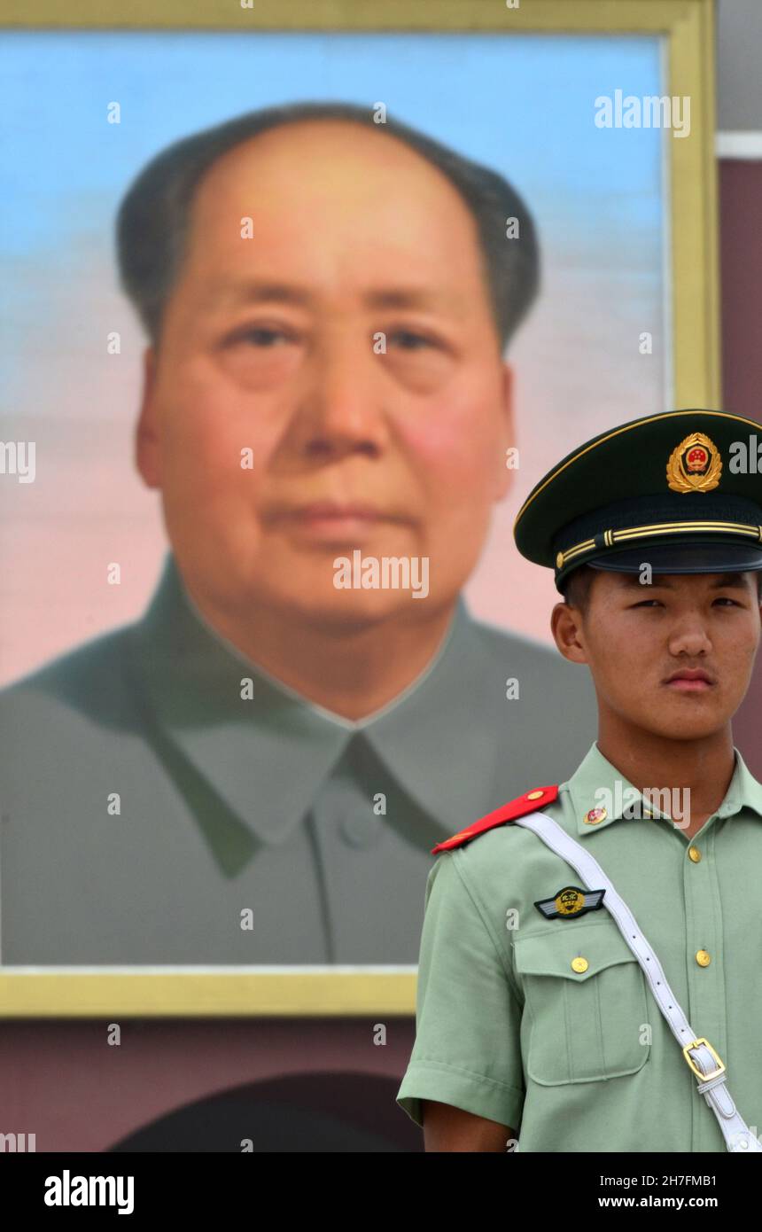 CINA. PECHINO. RITRATTO DI MAO ZEDONG SULLA PORTA DI TIAN’ANMEN, INGRESSO DELLA CITTÀ PROIBITA. Foto Stock