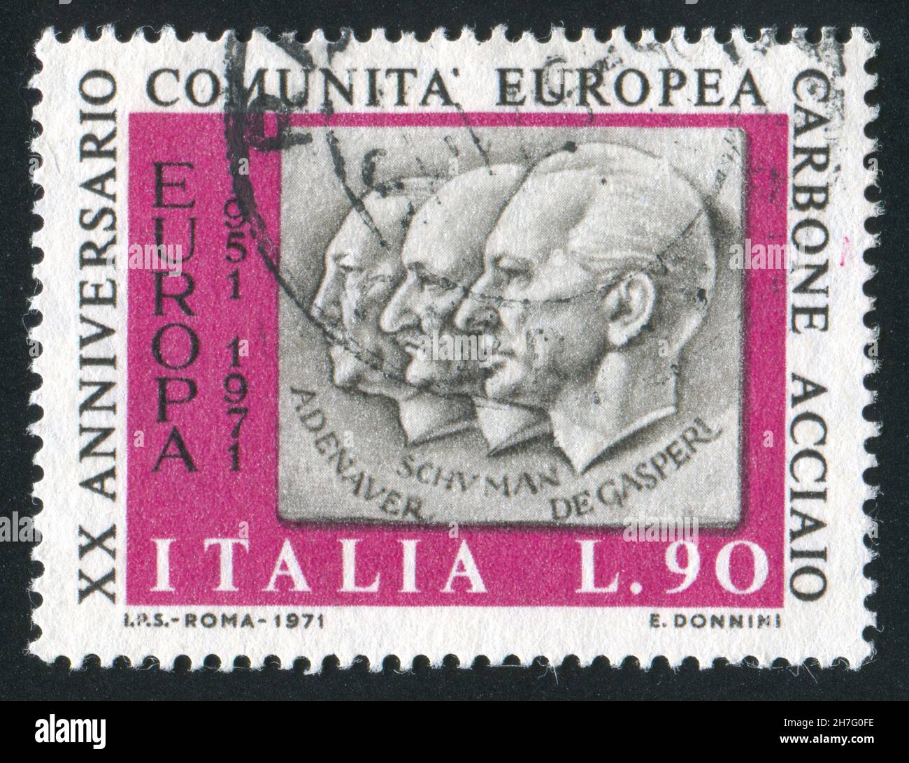 ITALIA - CIRCA 1971: Timbro stampato dall'Italia, mostra Adenauer, Schuman, De Gasperi, circa 1971 Foto Stock