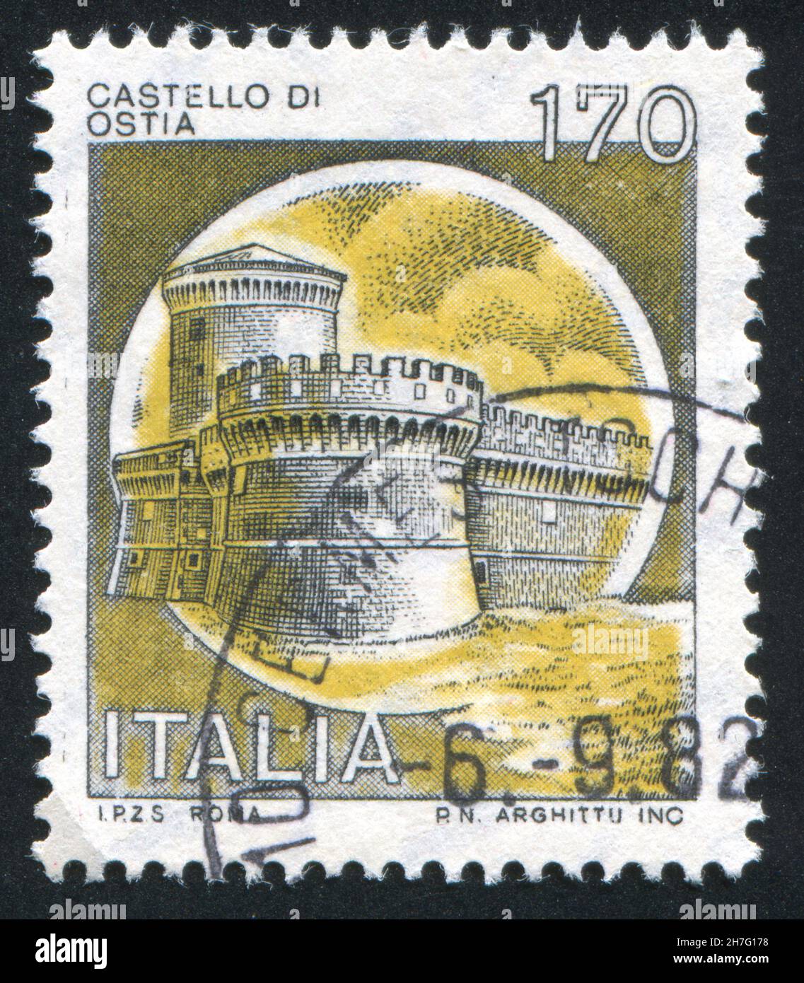 ITALIA - CIRCA 1980: Timbro stampato dall'Italia, mostra castello, Ostia, Roma, circa 1980 Foto Stock