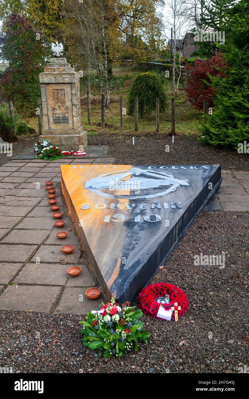 Monumento ai caduti polacchi nel villaggio di Douglas, nel sud del Lanarkshire, in Scozia Foto Stock