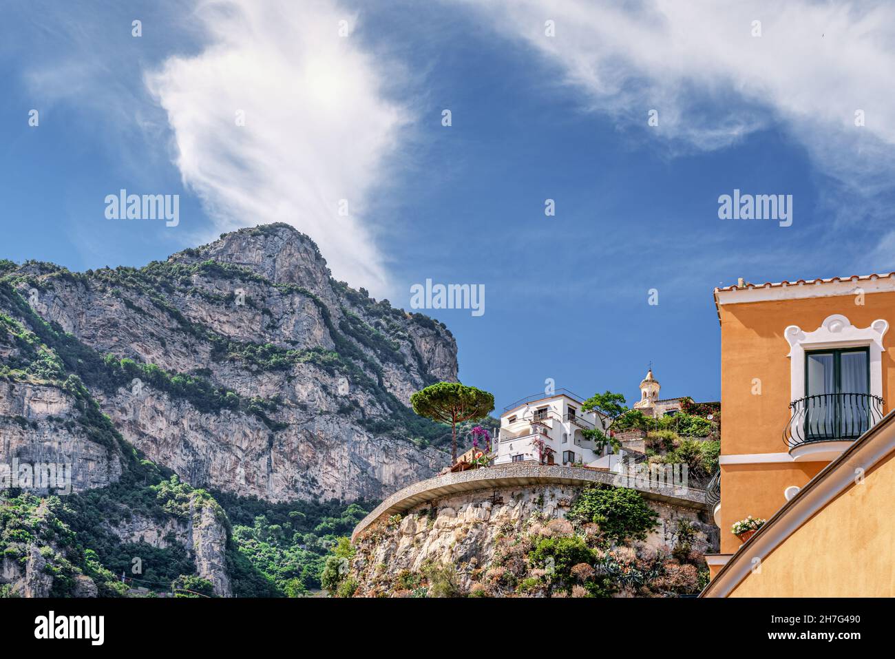 Caratteristico paesaggio di Positano, lungo la costiera amalfitana Foto Stock