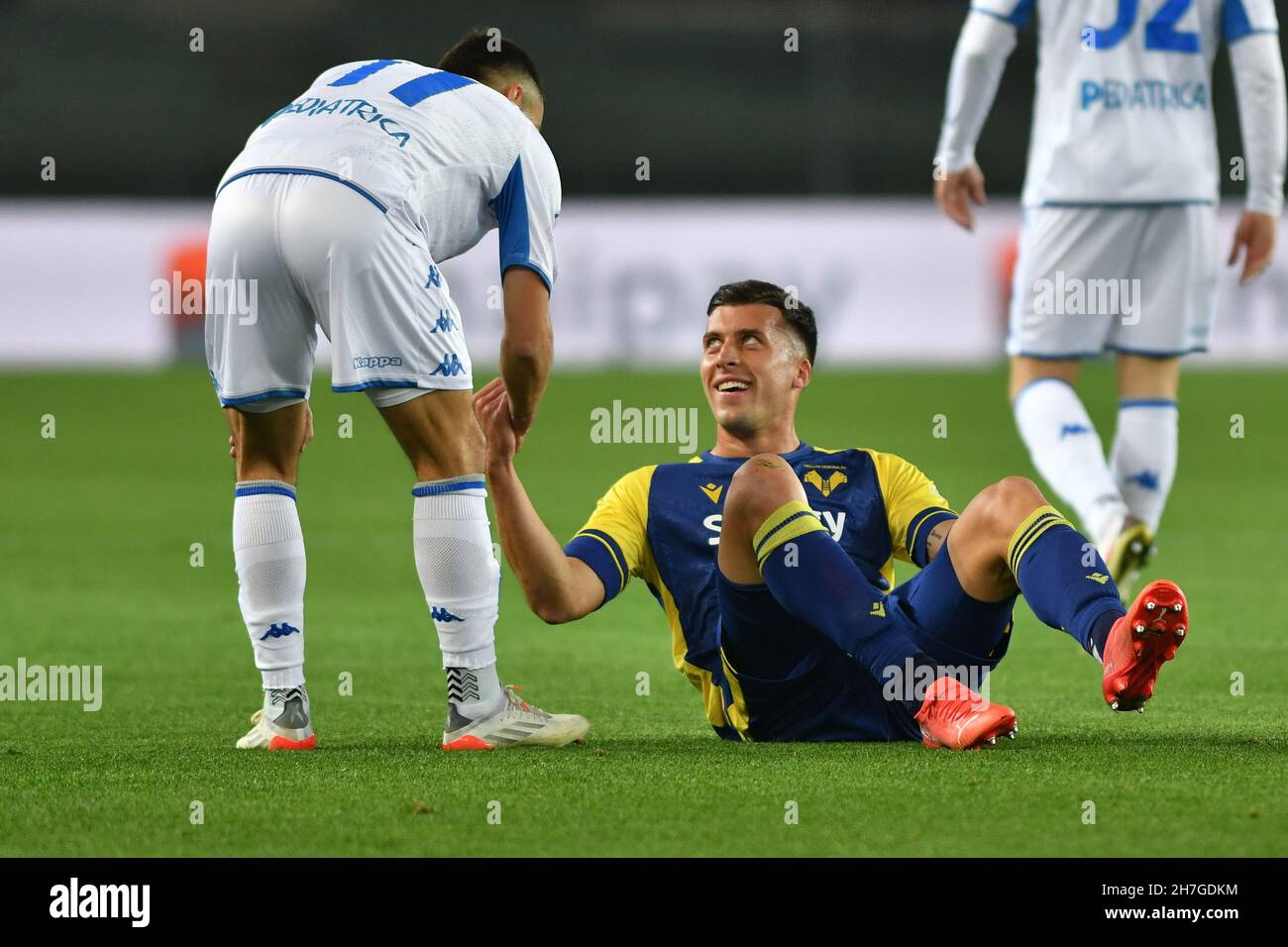 Verona, Italia. 22 novembre 2021. nicolo casale (verona) durante l'evento Hellas Verona FC vs Empoli FC, Campionato italiano di calcio A a Verona, Italia, Novembre 22 2021 credito: Agenzia indipendente di Foto/Alamy Live News Foto Stock