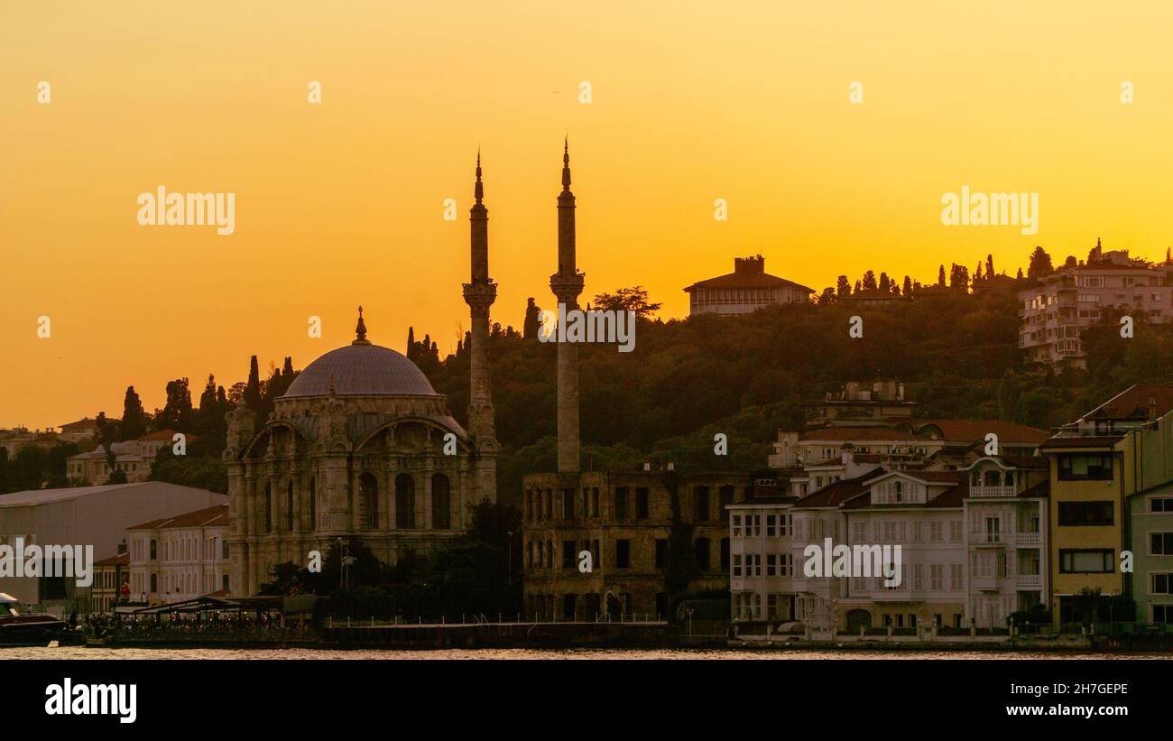 Moschea di Ortaköy, Istanbul, Turchia. Foto Stock