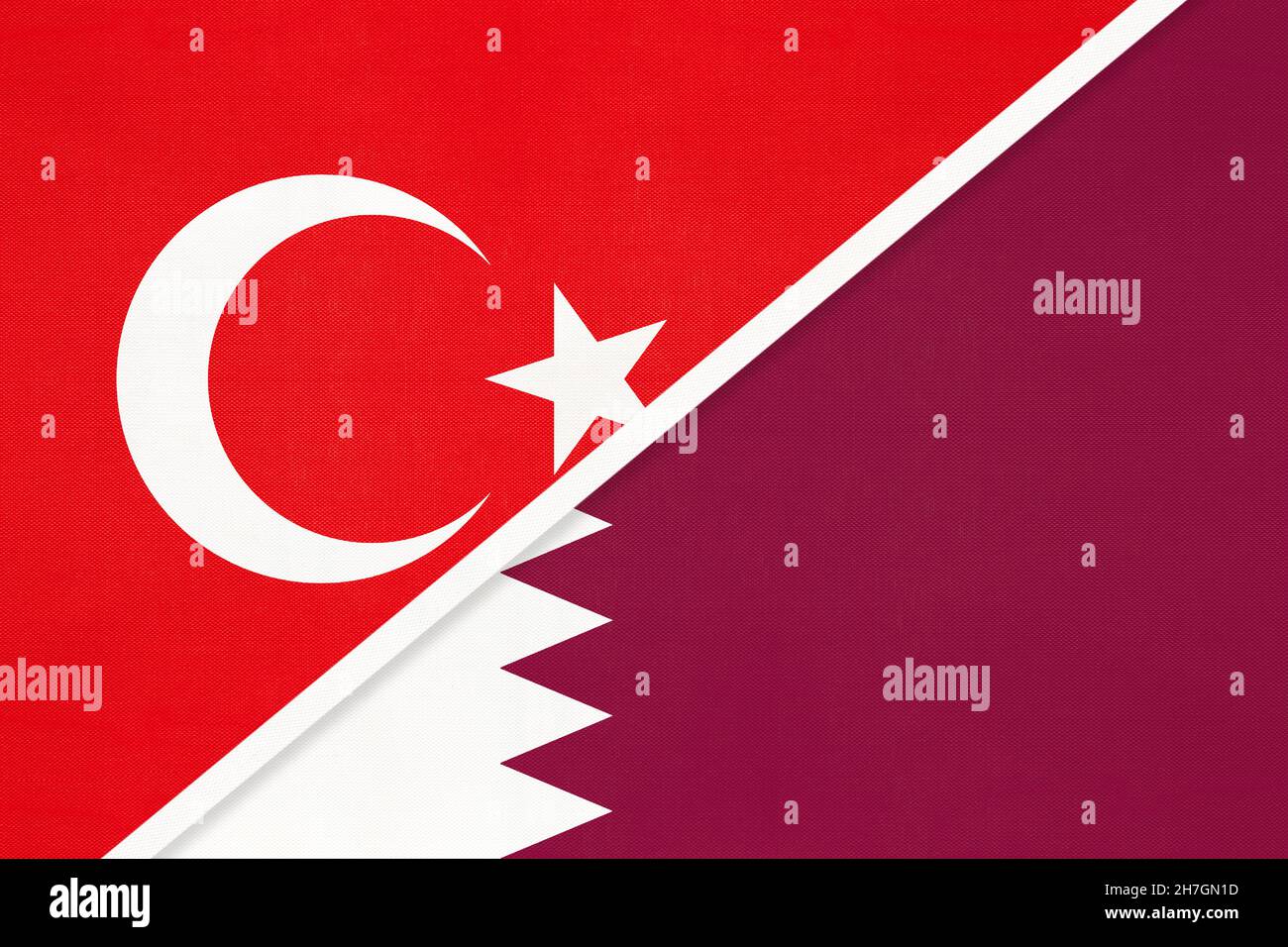 Turchia e Qatar, simbolo del paese. Bandiere nazionali turche vs Qatar. Foto Stock