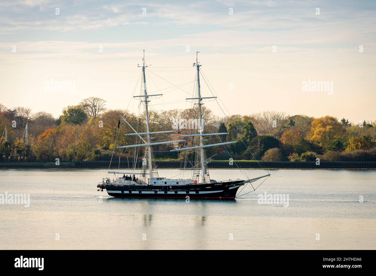 Imbarcazione a vela TS Royalist nel porto di Portsmouth Foto Stock