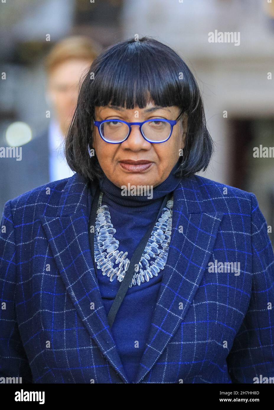 Westminster, Londra, Regno Unito. 23 novembre 2021. Diane Abbott, MP laburista per Hackney North e Stoke Newington, cammina oggi a Westminster. Credit: Imagplotter/Alamy Live News Foto Stock