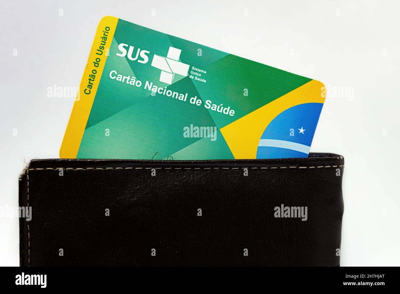 Cassilandia, Mato Grosso do sul, Brasile - 11 20 2021: Scheda utente carta sanitaria nazionale del programma governativo brasiliano SUS (sistema unico de Saude) Foto Stock