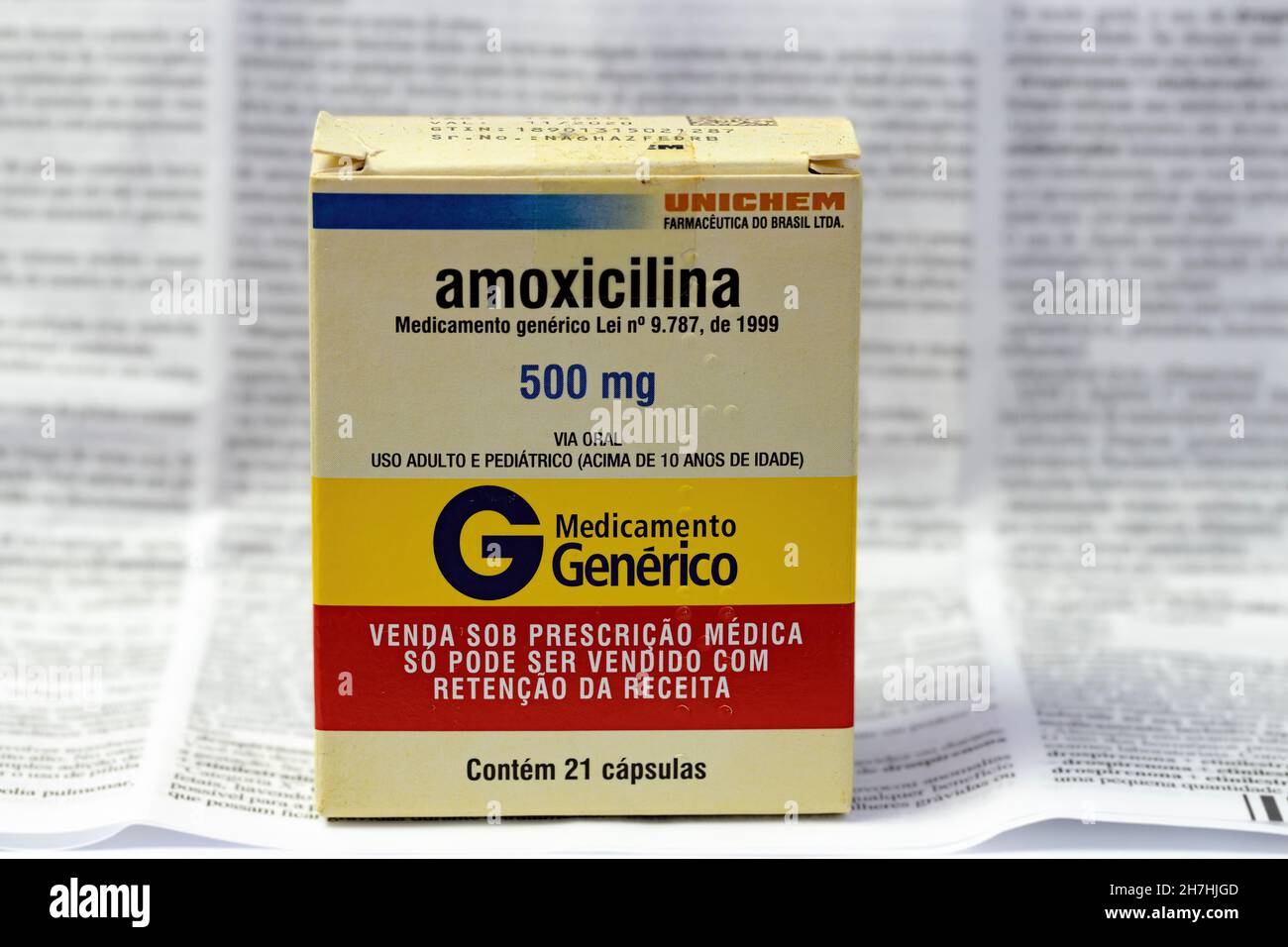 Cassilandia, Mato Grosso do sul, Brasile - 11 20 2021: Amoxicillin Box in Portugues un antibiotico usato per trattare un certo numero di infezioni batteriche Foto Stock