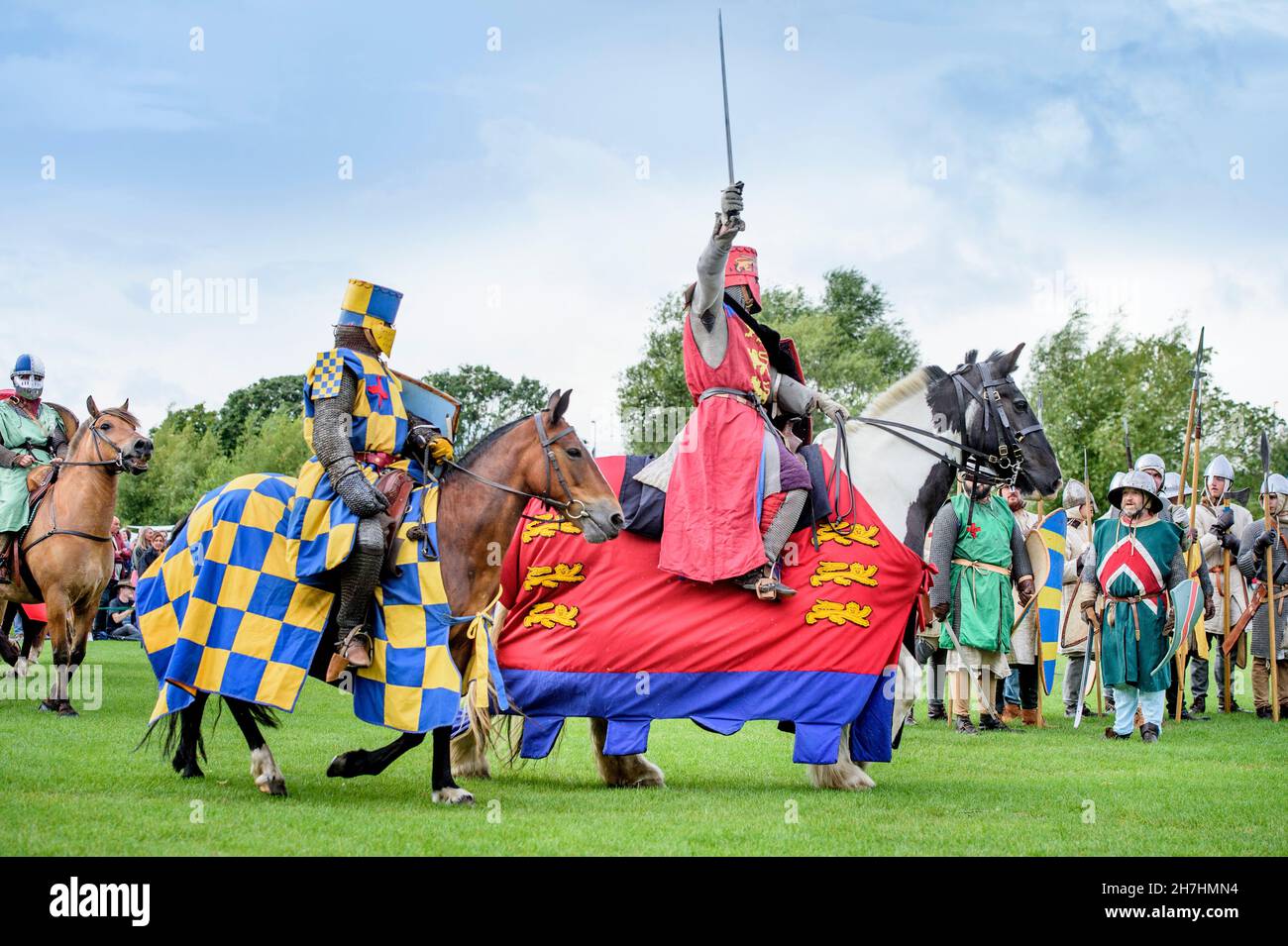 Enrico III radunò le sue truppe in una ricostruzione della battaglia di Evesham del 1265 sul prato della Corona. Foto Stock