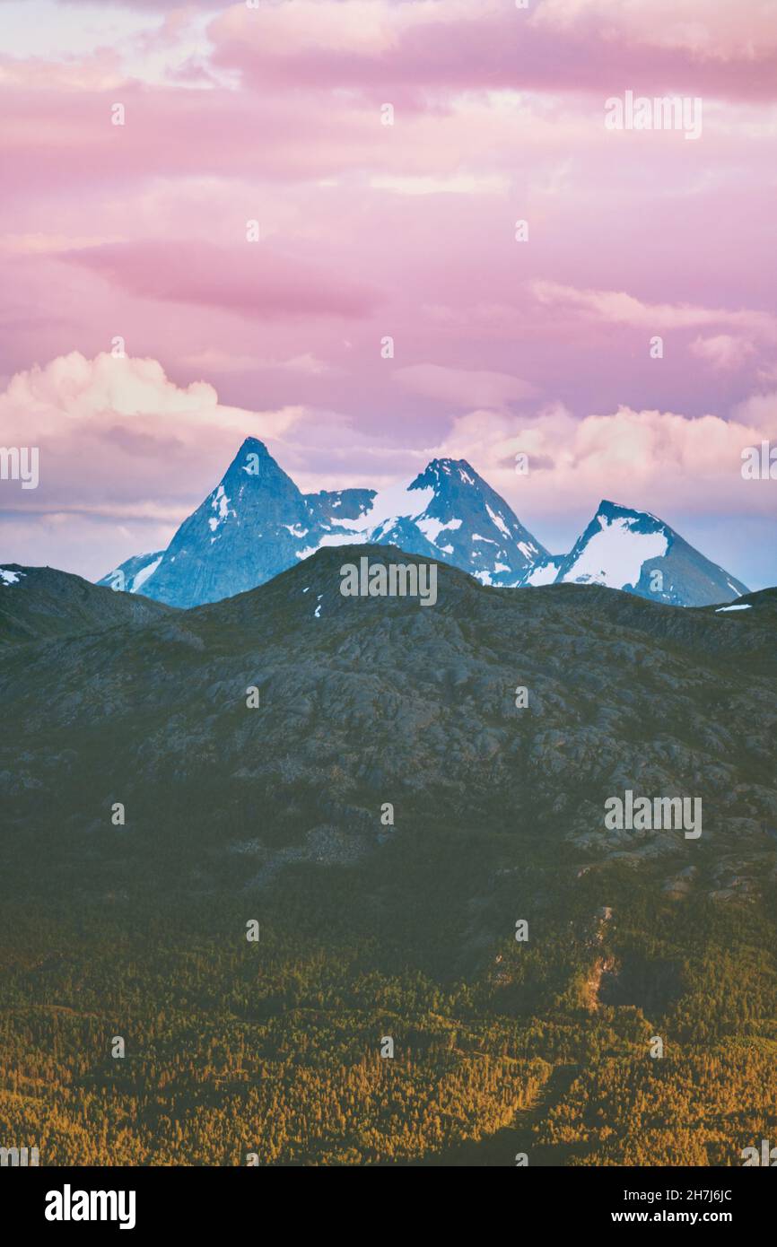 Tramonto paesaggio di montagna in Svezia vista aerea scandinava paesaggio natura viaggio destinazioni belle Foto Stock
